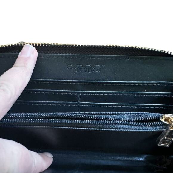 Bebe Textured Faux Leather Wallet Gold Zipper NWOT Missing Crossbody Strap OS - Picture 8 of 8